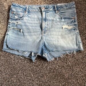 NWT AE HIGH RISE SHORTIE Distressed Denim Women’s Shorts